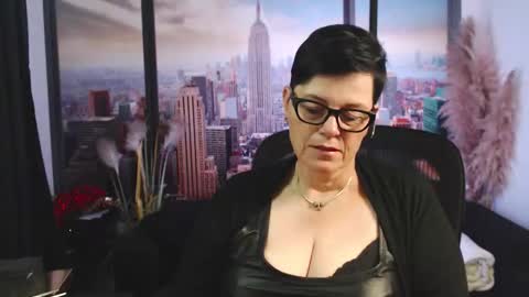 MollySun Nina Randmann online show from October 2025 06:40:01 PM
