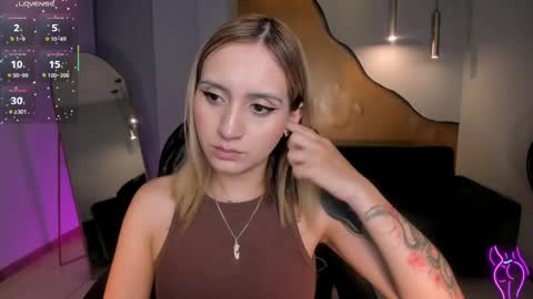 Molly Sunders online show from May 2026 08:50:02 PM