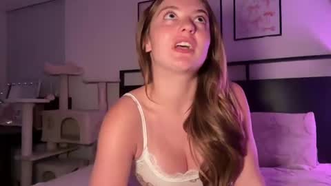 Molly Moon online show from July 2026 04:32:01 AM