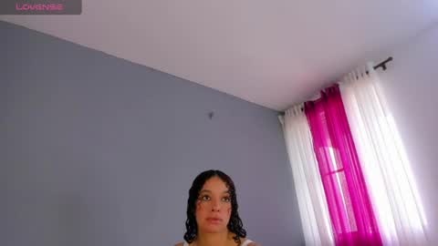 Snapshot of mollyybloom chatting on June 2026 05:37:01 PM Molly online show from June 2026 05:37:01 PM