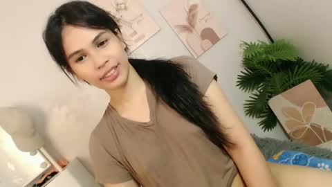 MOMIKHEM online show from June 2026 06:13:02 AM