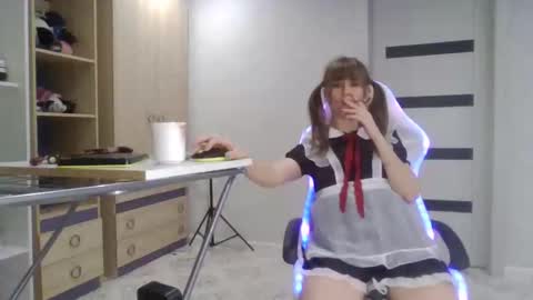 MommmY  online show from September 2025 07:59:01 PM