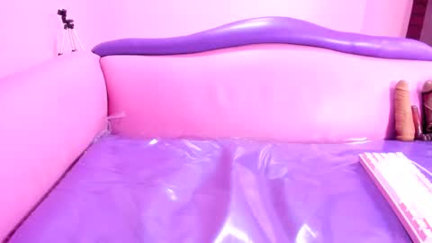 Snapshot of mommy_dirty_squirt chatting on February 2025 03:10:01 PM carolina online show from February 2025 03:10:01 PM