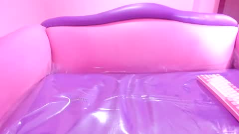 Snapshot of mommy_dirty_squirt chatting on March 2025 11:55:02 AM carolina online show from March 2025 11:55:02 AM