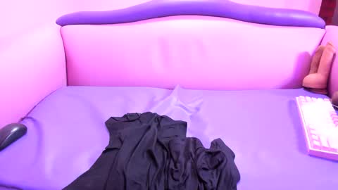 Snapshot of mommy_dirty_squirt chatting on September 2025 12:40:02 PM carolina online show from September 2025 12:40:02 PM