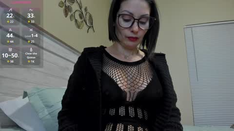 Anny online show from January 2025 12:14:01 PM
