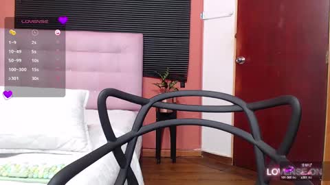 Daphne  online show from March 2025 11:27:01 PM