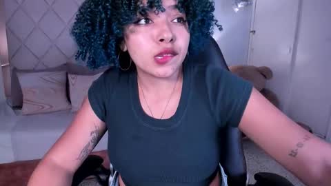 Snapshot of momo_ayasse chatting on November 2025 10:53:02 PM Momo online show from November 2025 10:53:02 PM