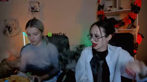 Mona  online show from October 2025 07:14:02 PM