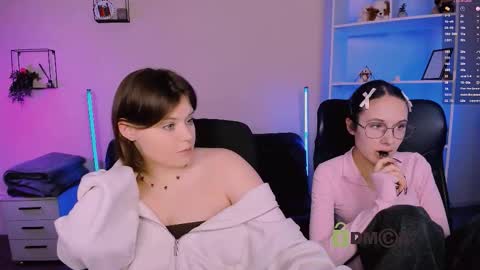 Mona  online show from November 2025 08:03:01 PM