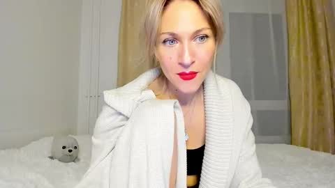 Mona online show from March 2025 08:12:01 PM