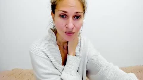 Mona online show from October 2025 03:11:01 PM