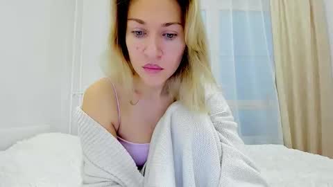 Mona online show from December 2025 05:27:02 AM