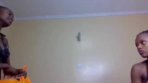 Mona online show from October 2025 01:37:01 AM