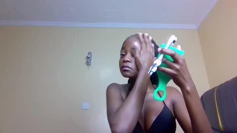 Mona online show from November 2025 07:09:01 AM