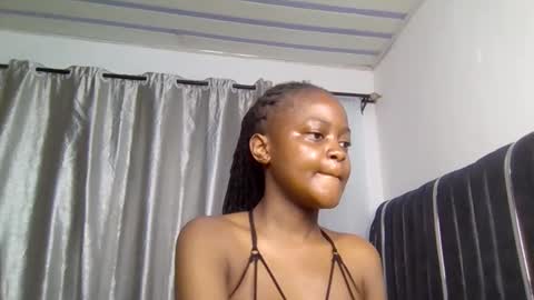 Mona online show from November 2025 12:21:01 AM