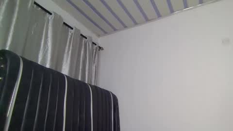 Mona online show from December 2025 01:10:02 AM