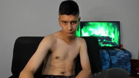 Snapshot of monarquia_ chatting on December 2024 04:31:02 AM nicolas online show from December 2024 04:31:02 AM