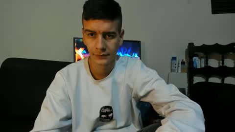 Snapshot of monarquia_ chatting on December 2024 02:24:01 AM nicolas online show from December 2024 02:24:01 AM