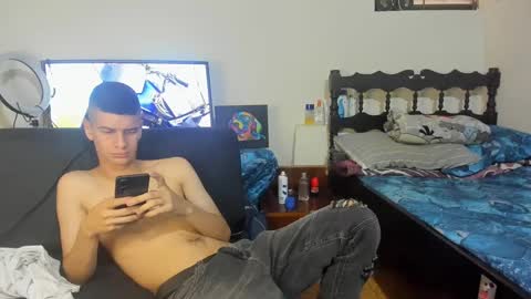 Snapshot of monarquia_ chatting on December 2024 06:02:02 PM nicolas online show from December 2024 06:02:02 PM