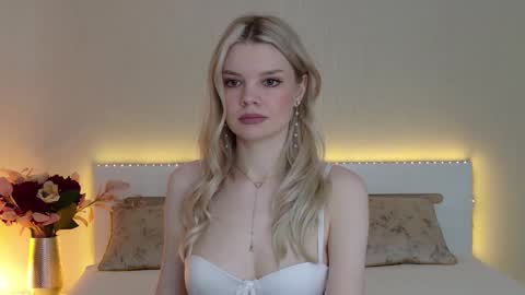 Monaxxx  online show from December 2024 01:23:02 PM