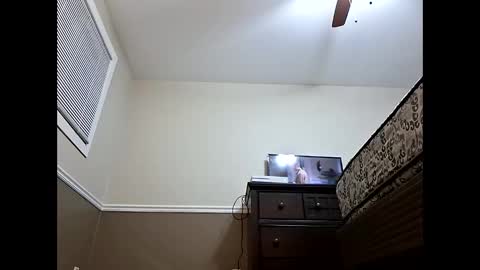 Snapshot of moneyboysaveg548 chatting on January 2026 12:47:02 AM moneyboysaveg548 online show from January 2026 12:47:02 AM