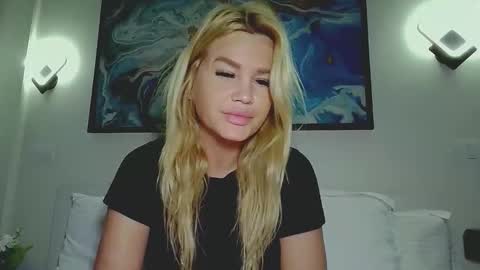 Snapshot of moni_ chatting on January 2026 03:56:02 AM Monica online show from January 2026 03:56:02 AM