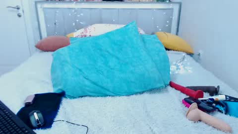 lizzi online show from March 2025 06:47:02 AM