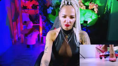 Monika online show from September 2025 10:39:02 AM