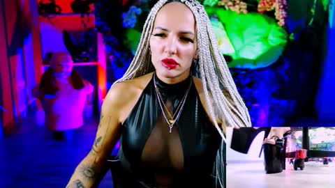 Monika online show from October 2025 11:07:01 AM