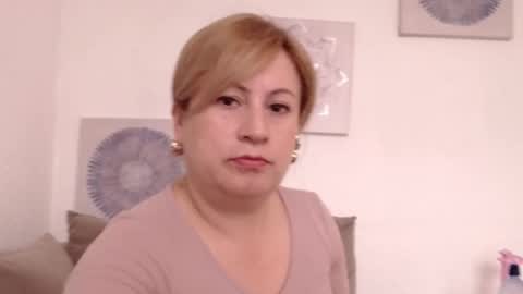 Mony online show from October 2025 12:49:01 PM