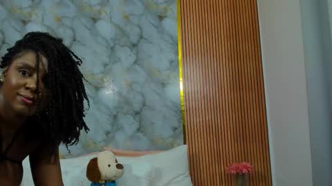 Snapshot of monicaroux chatting on November 2025 02:41:02 PM online show from November 2025 02:41:02 PM