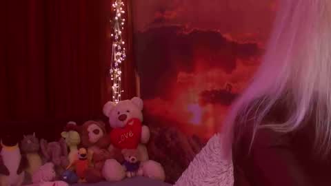 Monika    online show from December 2025 02:51:02 AM