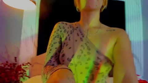 MONIK FOX online show from September 2025 09:37:01 PM