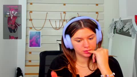 Monika online show from December 2024 02:51:01 PM