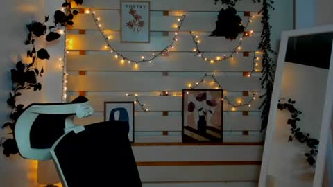 Monika online show from February 2026 12:46:01 PM