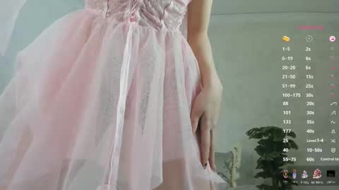 Katrin online show from November 2025 01:22:02 PM