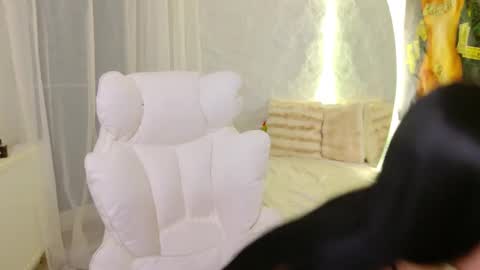 Snapshot of monique_a chatting on January 2026 05:44:01 AM Ask me online show from January 2026 05:44:01 AM