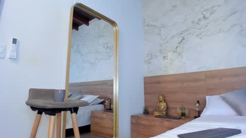 Monique  online show from January 2025 05:33:01 PM