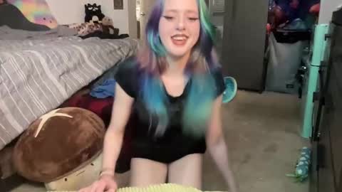 MonMon online show from February 2026 06:50:02 AM