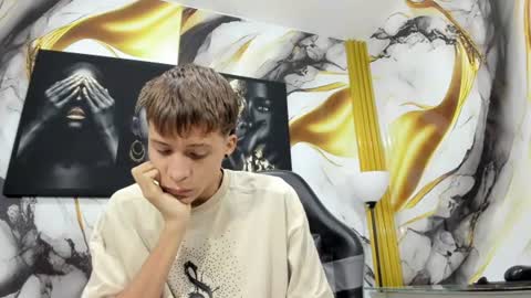 Snapshot of mono_blonde chatting on June 2026 11:41:02 AM mono_blonde online show from June 2026 11:41:02 AM