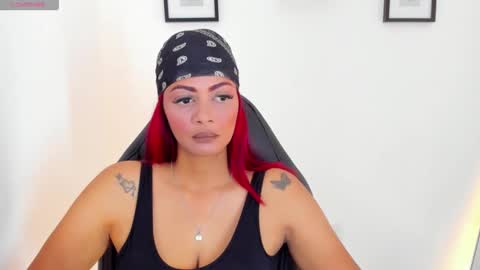 monserrat__1 online show from April 2026 09:05:01 PM