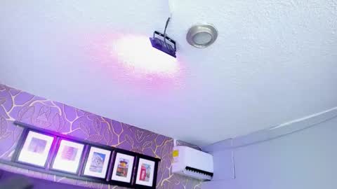   online show from December 2025 03:46:01 AM