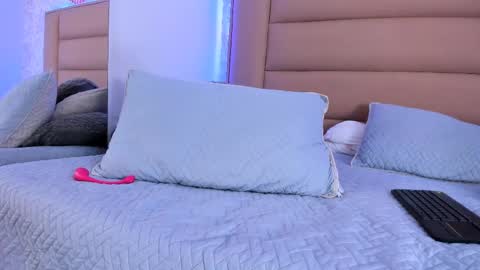 Adriana online show from February 2025 03:53:01 PM