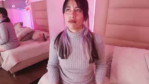 Snapshot of monserrat_towers chatting on February 2026 01:07:02 PM Adriana online show from February 2026 01:07:02 PM