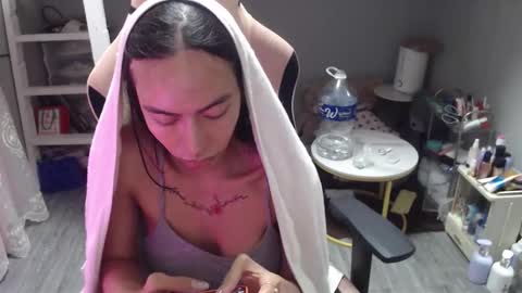 ELYSE A SIMPLE GIRL online show from December 2025 10:45:02 AM