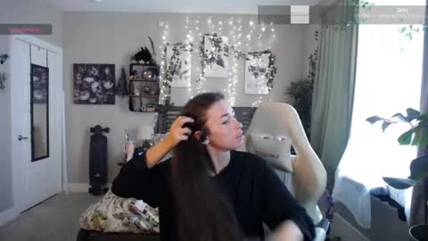 Lydia Mooney online show from January 2025 07:16:02 PM