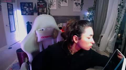 Lydia Mooney online show from January 2025 12:39:02 AM