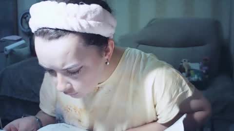 moodiemira online show from September 2025 04:01:01 PM