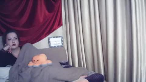 moodiemira online show from November 2025 05:19:02 AM